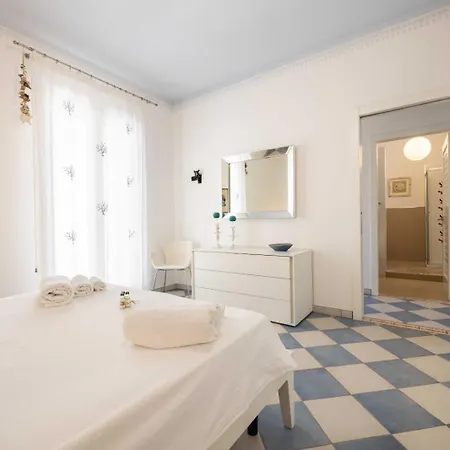 Feriehus Elegante Con Piscina Privata Marina di Mancaversa
