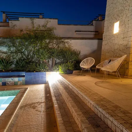 Elegante Con Piscina Privata