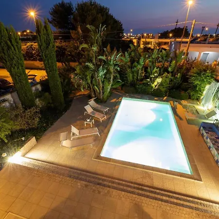 Nyaraló Elegante Con Piscina Privata